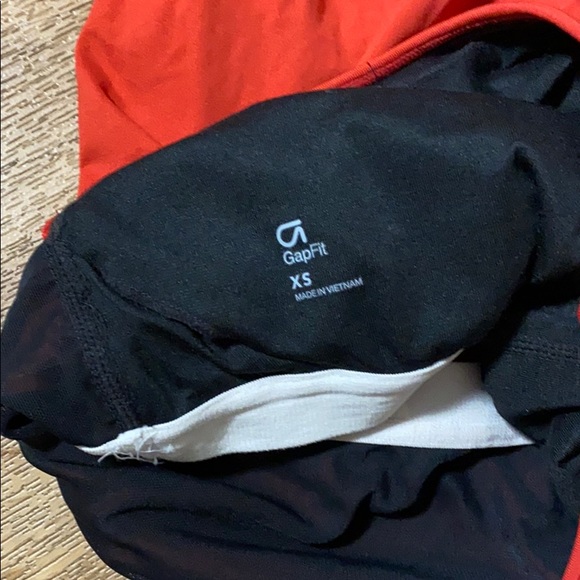 GapFit Workout Tops 🔴⚫️ - Picture 2 of 3